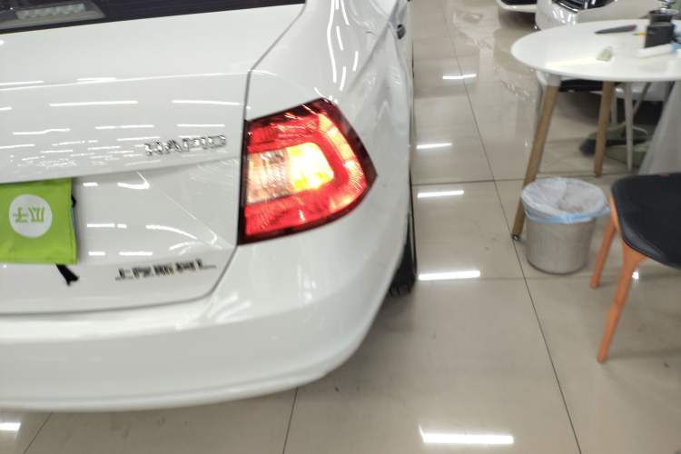 Used Skoda Rapid 2016 1.6L Automatic Front-Wheel Drive Model Right Rear Taillight