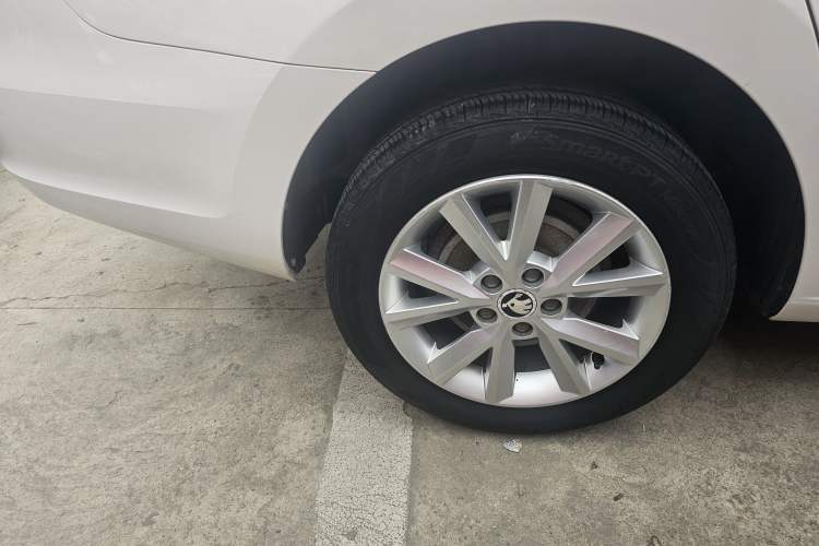 Used Skoda Rapid 2016 1.6L Automatic Chuanxing Edition Right Rear Wheel Hub