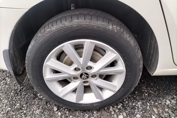 Used Skoda Rapid 2016 1.6L Manual Trend Edition Right Rear Wheel Hub