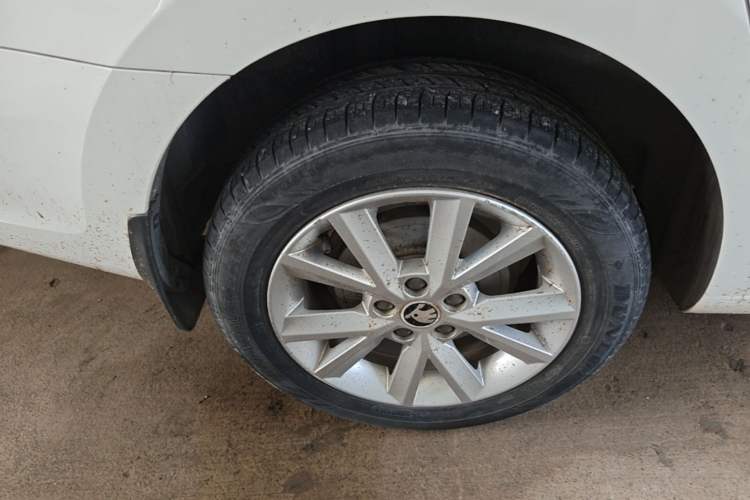 Used Skoda Rapid 2016 1.4L Manual Trend Edition Right Rear Wheel Hub