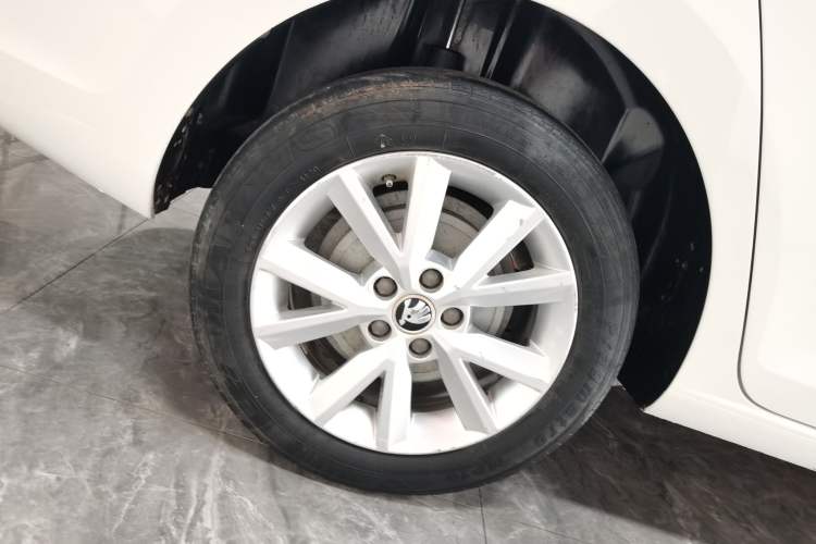 Used Skoda Rapid 2016 1.6L Manual Trend Edition Right Rear Wheel Hub
