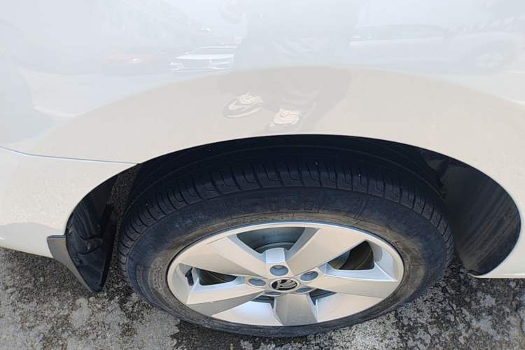 Used Skoda Rapid 2016 1.6L Manual Trend Edition Right Rear Wheel Hub