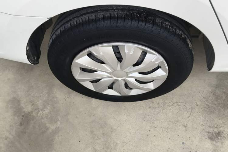 Used Skoda Rapid 2016 1.6L Manual Front-Wheel-Drive Version Right Rear Wheel Hub