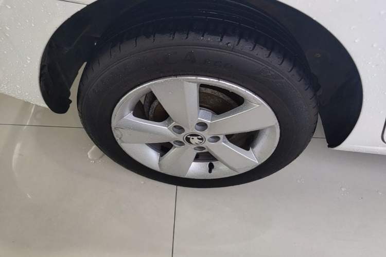 Used Skoda Rapid 2016 1.6L Automatic Chuanxing Edition Right Rear Wheel Hub