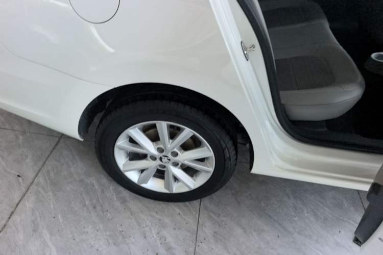 Used Skoda Rapid 2016 1.6L Automatic Chuanxing Edition Right Rear Wheel Hub