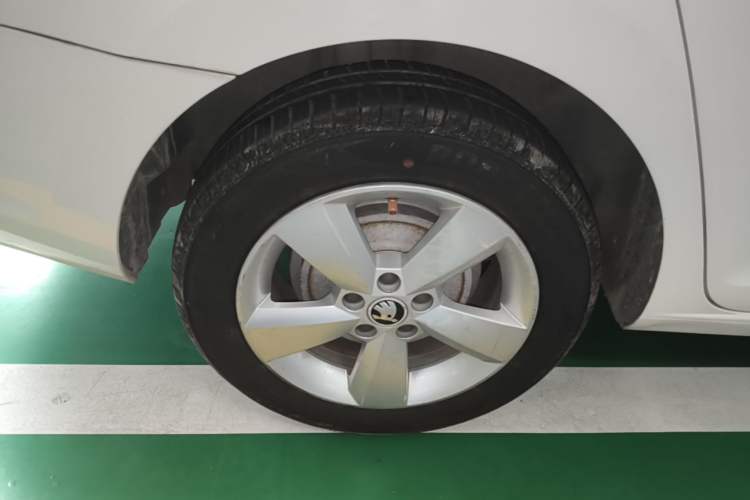 Used Skoda Rapid 2016 1.6L Automatic Chuanxing Edition Right Rear Wheel Hub