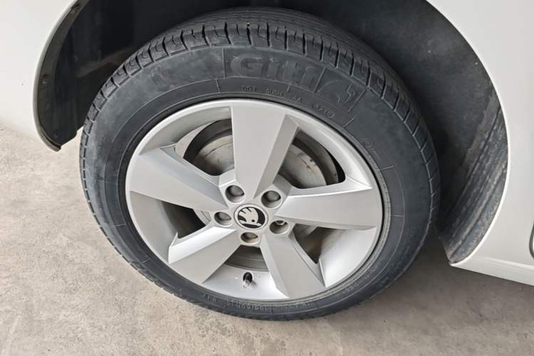 Used Skoda Rapid 2016 1.6L Automatic Chuanxing Edition Right Rear Wheel Hub