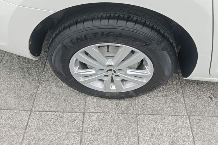 Used Skoda Rapid 2016 1.4L Manual Front-Wheel Drive Model Right Rear Wheel Hub
