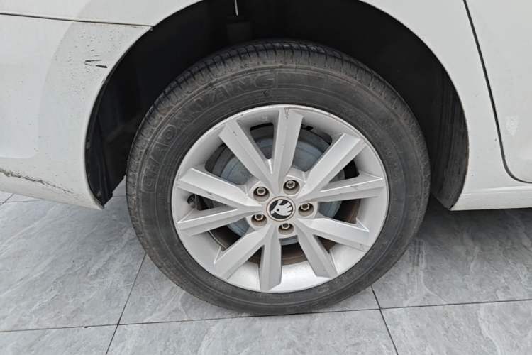 Used Skoda Rapid 2016 1.6L Automatic Chuanxing Edition Right Rear Wheel Hub