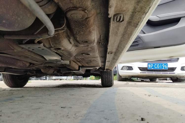 Used Skoda Rapid 2016 1.6L Manual Front-Wheel-Drive Version Right Side Sill