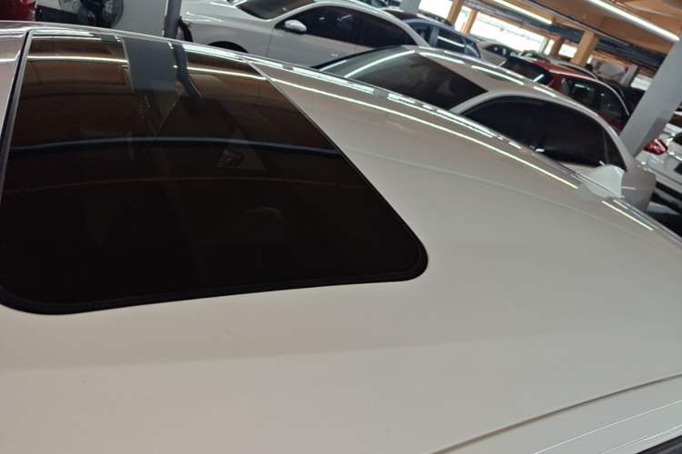 Used Skoda Rapid 2016 1.6L Automatic Chuanxing Edition Roof