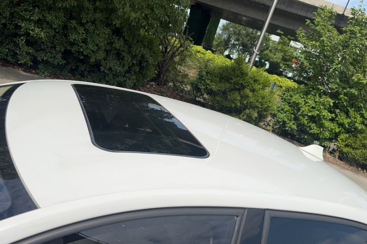 Used Skoda Rapid 2016 1.6L Automatic Chuanxing Edition Roof
