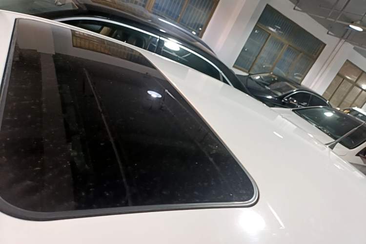 Used Skoda Rapid 2016 1.6L Automatic Chuanxing Edition Roof