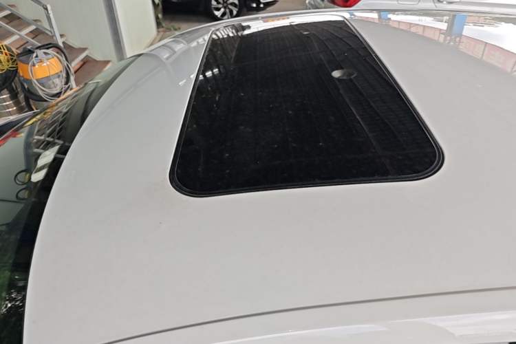 Used Skoda Rapid 2016 1.6L Automatic Chuanxing Edition Roof
