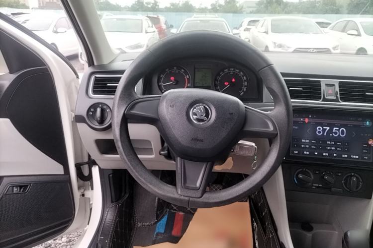 Used Skoda Rapid 2016 1.6L Manual Trend Edition Steering Wheel