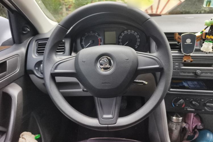 Used Skoda Rapid 2016 1.6L Manual Front-Wheel-Drive Version Steering Wheel