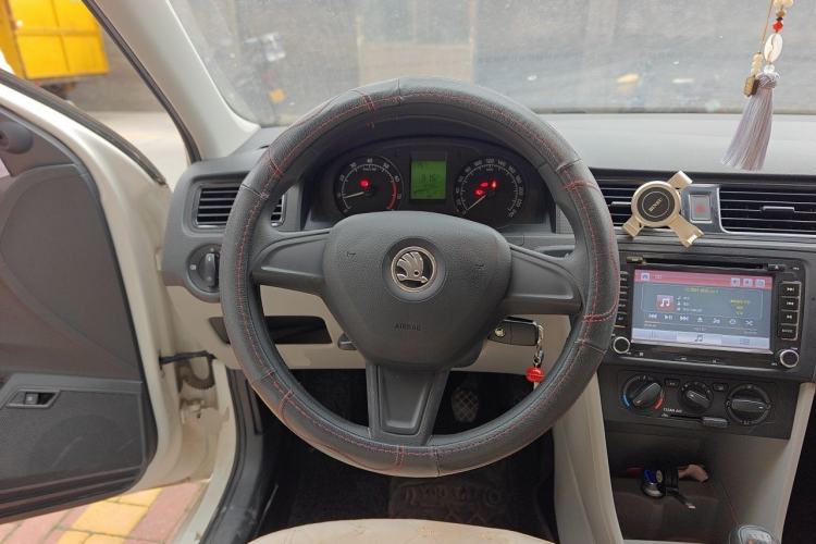 Used Skoda Rapid 2016 1.4L Manual Front-Wheel Drive Model Steering Wheel