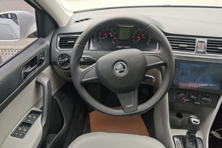 Used Skoda Rapid 2016 1.6L Automatic Chuanxing Edition Steering Wheel