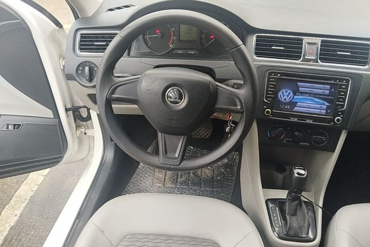 Used Skoda Rapid 2016 1.6L Automatic Chuanxing Edition Steering Wheel