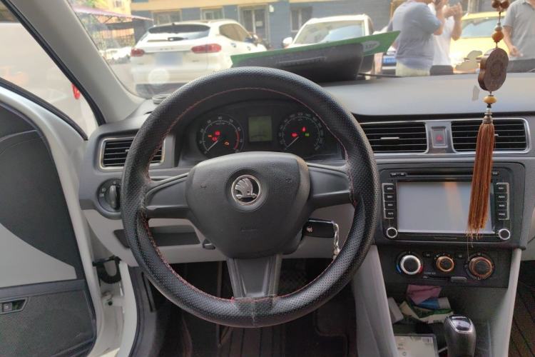Used Skoda Rapid 2016 1.6L Automatic Chuanxing Edition Steering Wheel