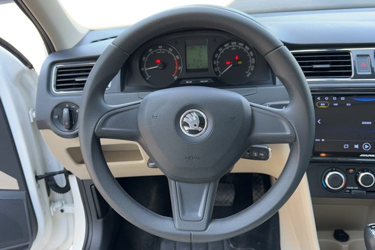 Used Skoda Rapid 2016 1.6L Automatic Chuanxing Edition Steering Wheel