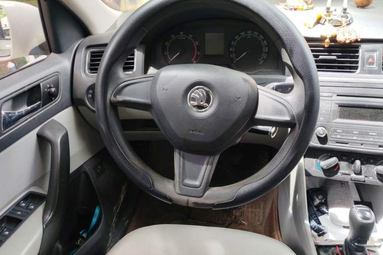 Used Skoda Rapid 2016 1.6L Automatic Chuanxing Edition Steering Wheel