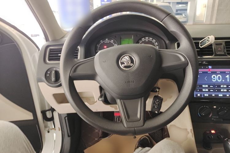 Used Skoda Rapid 2016 1.6L Automatic Chuanxing Edition Steering Wheel