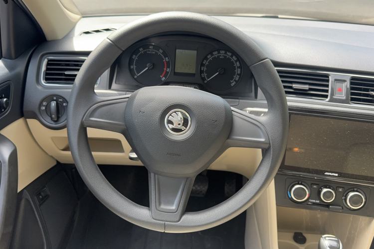 Used Skoda Rapid 2016 1.6L Automatic Chuanxing Edition Steering Wheel