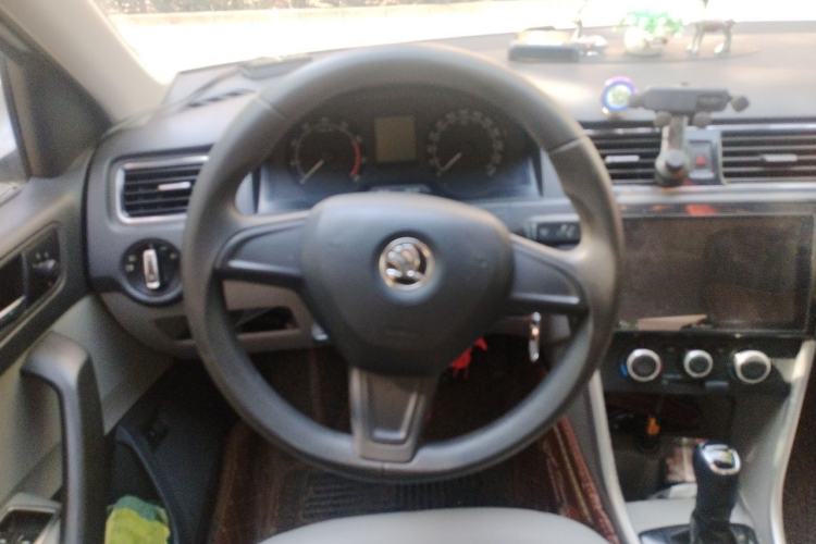 Used Skoda Rapid 2016 1.6L Automatic Chuanxing Edition Steering Wheel