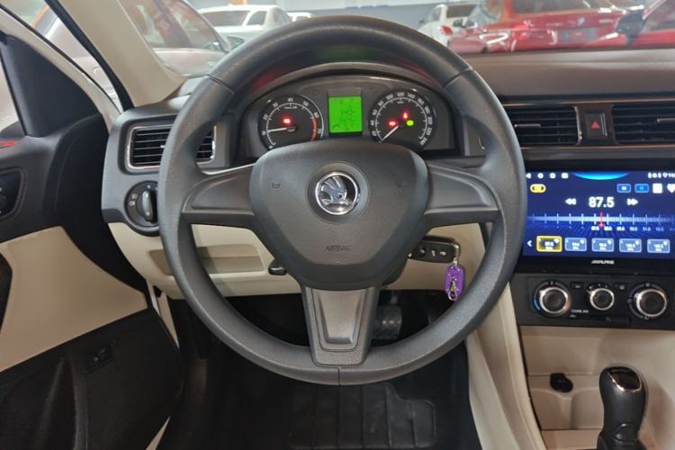 Used Skoda Rapid 2016 1.6L Automatic Chuanxing Edition Steering Wheel