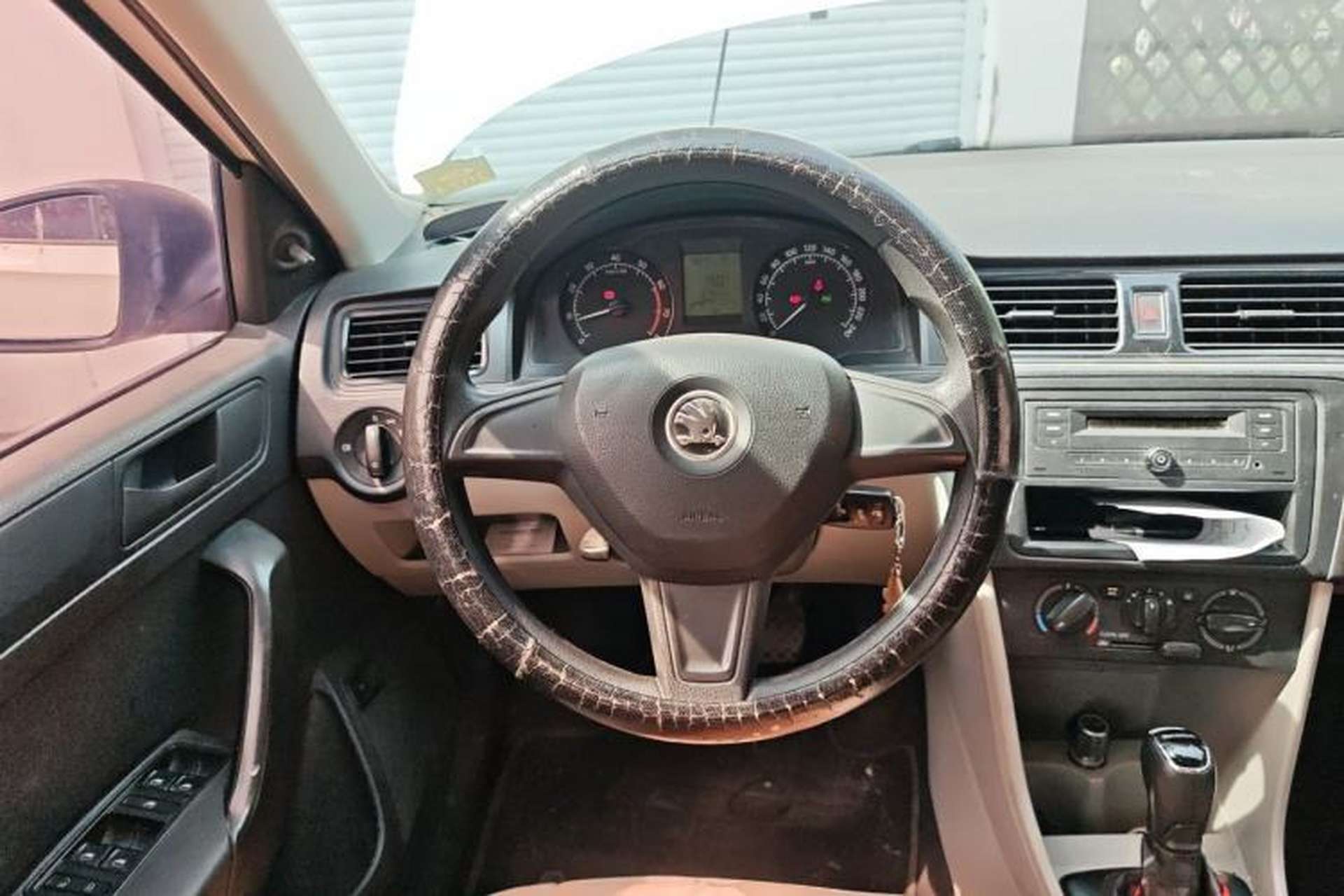 Used Skoda Rapid 2016 1.6L Automatic Front-Wheel Drive Model Steering Wheel