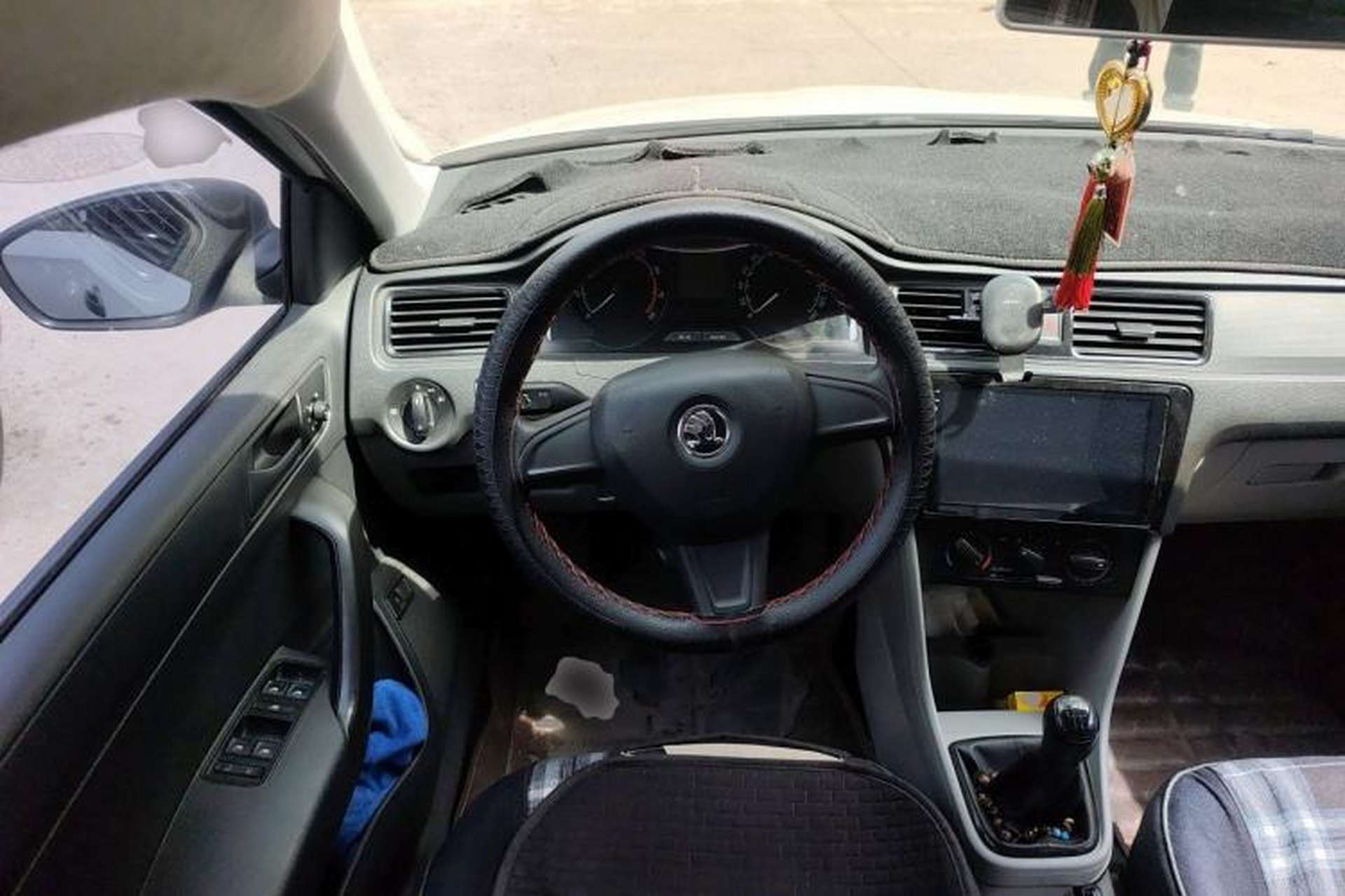 Used Skoda Rapid 2016 1.6L Manual Front-Wheel-Drive Version Steering Wheel