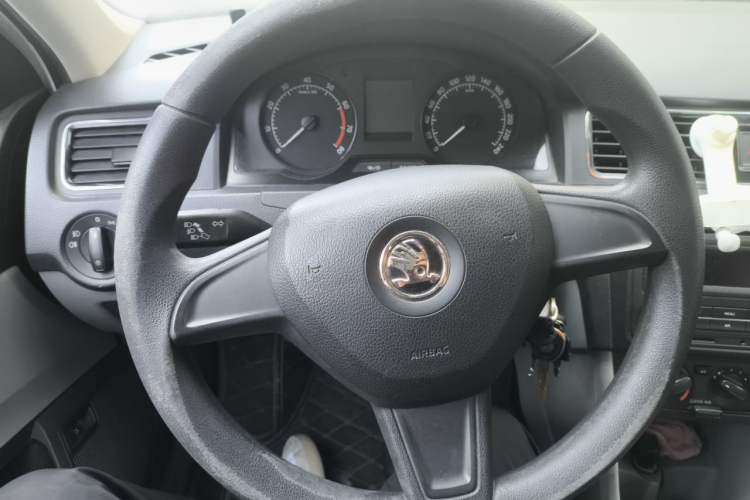 Used Skoda Rapid 2016 1.6L Manual Trend Edition Steering Wheel