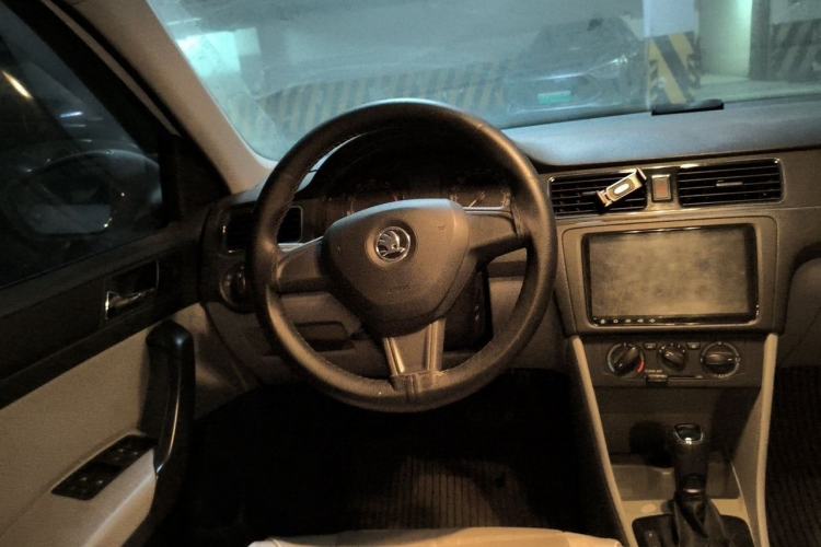 Used Skoda Rapid 2016 1.6L Automatic Chuanxing Edition Steering Wheel