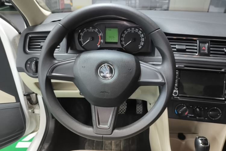 Used Skoda Rapid 2016 1.6L Automatic Chuanxing Edition Steering Wheel
