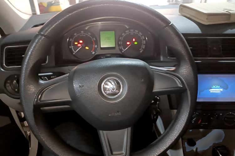 Used Skoda Rapid 2016 1.6L Automatic Chuanxing Edition Steering Wheel