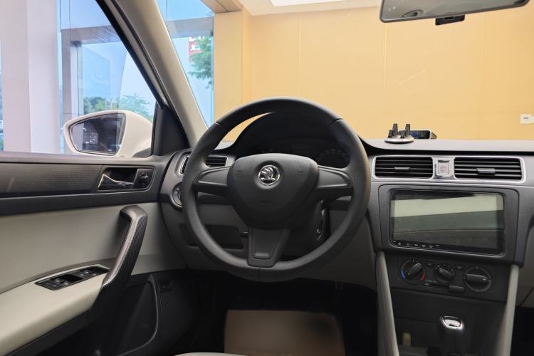 Used Skoda Rapid 2016 1.6L Automatic Chuanxing Edition Steering Wheel