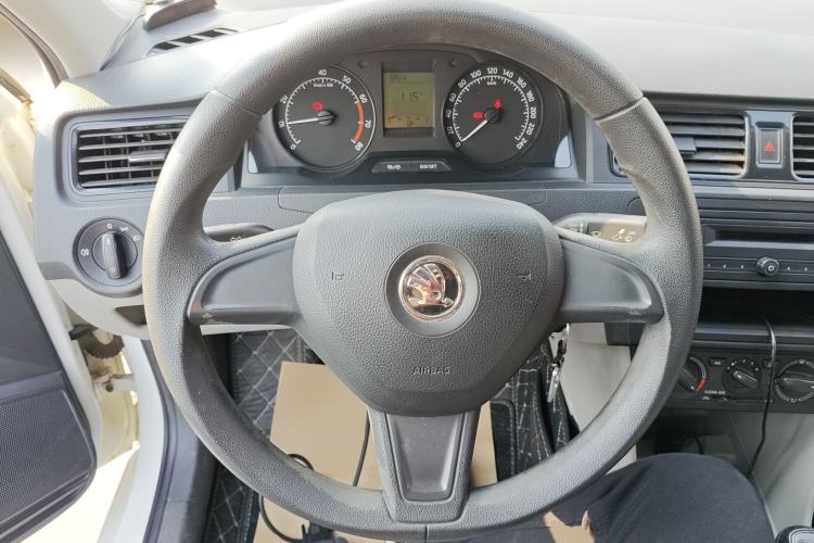 Used Skoda Rapid 2016 1.4L Manual Front-Wheel Drive Model Steering Wheel
