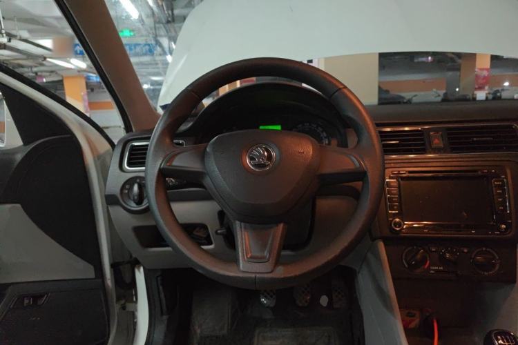 Used Skoda Rapid 2016 1.6L Manual Trend Edition Steering Wheel