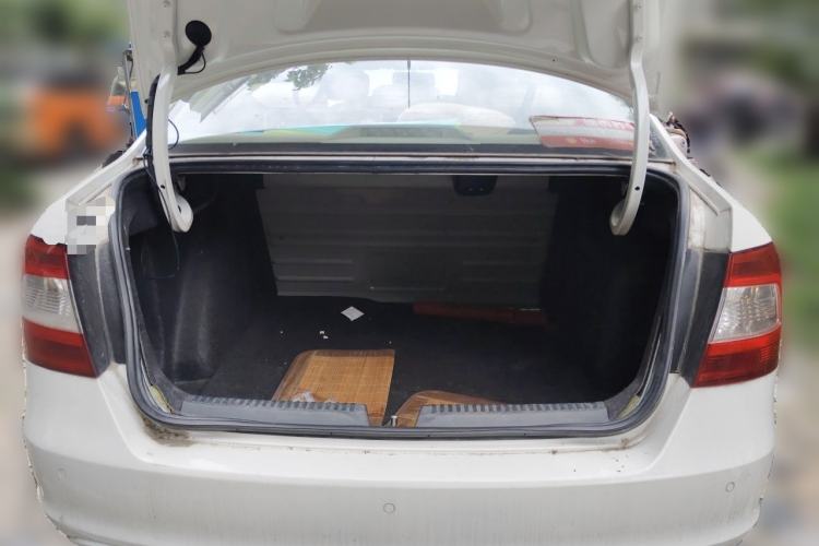 Used Skoda Rapid 2016 1.6L Automatic Chuanxing Edition Trunk