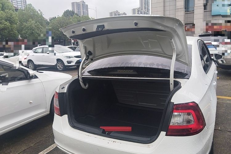 Used Skoda Rapid 2016 1.6L Automatic Chuanxing Edition Trunk