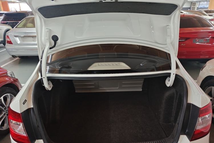 Used Skoda Rapid 2016 1.6L Automatic Chuanxing Edition Trunk