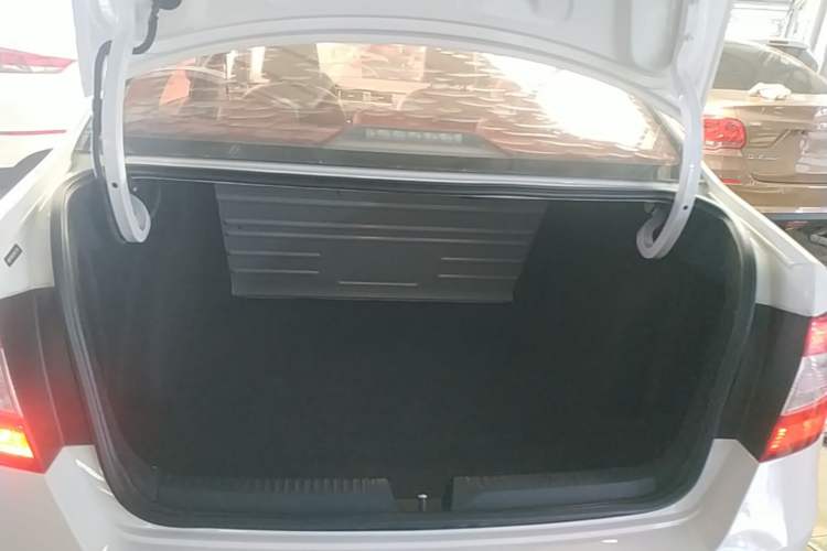 Used Skoda Rapid 2016 1.6L Automatic Chuanxing Edition Trunk