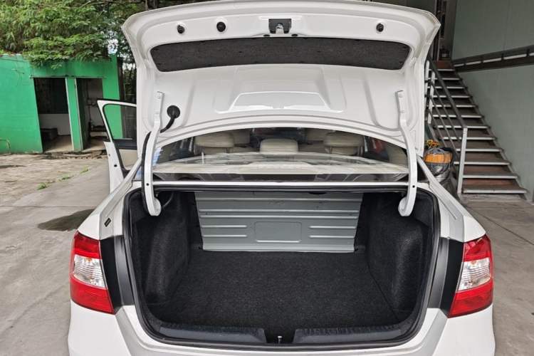 Used Skoda Rapid 2016 1.6L Automatic Chuanxing Edition Trunk