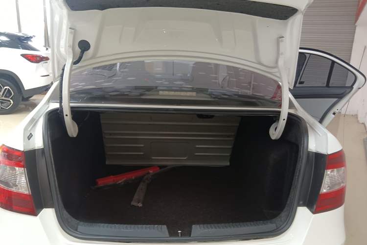 Used Skoda Rapid 2016 1.6L Automatic Chuanxing Edition Trunk