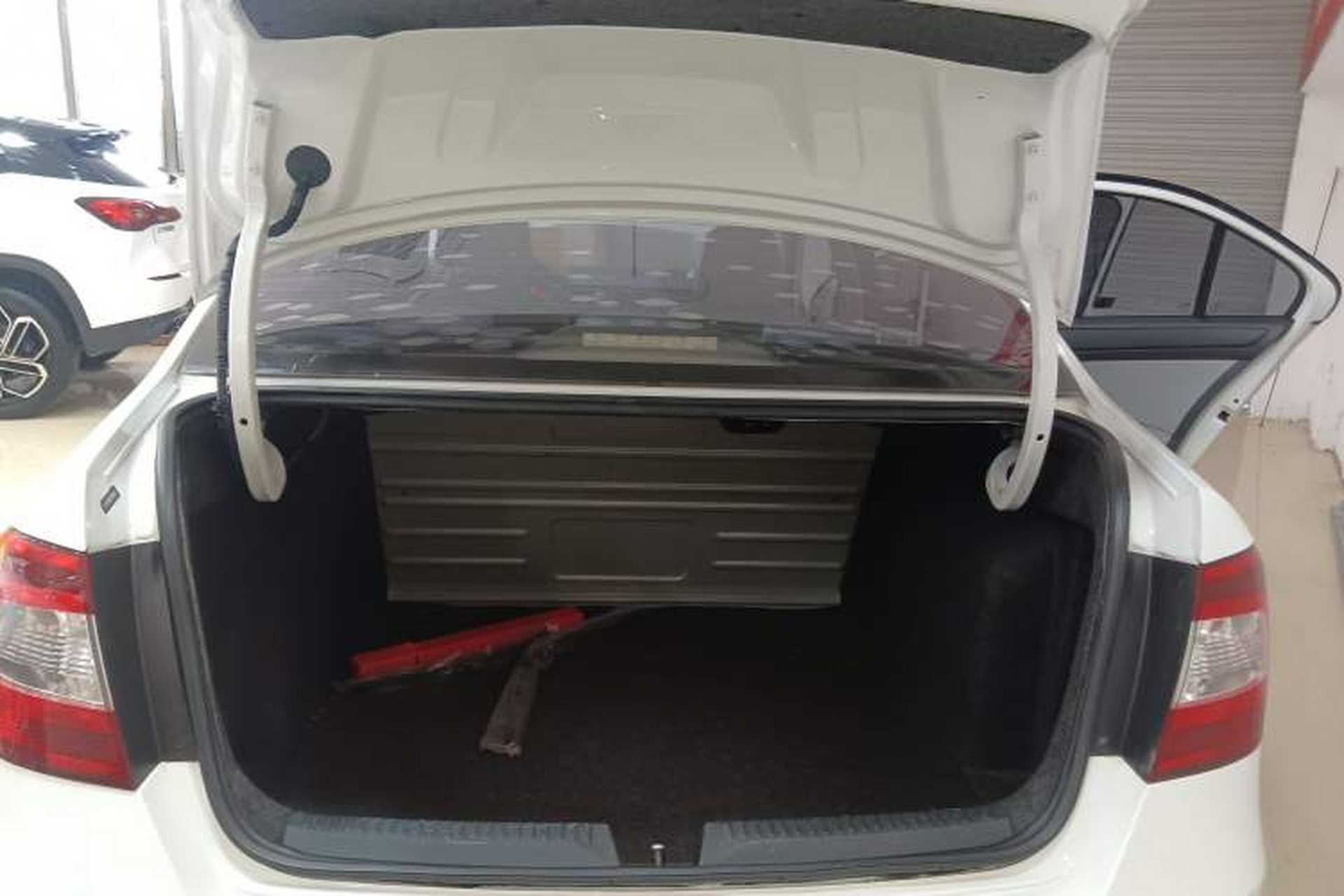 Used Skoda Rapid 2016 1.6L Automatic Chuanxing Edition Trunk