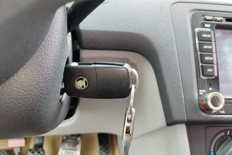 Used Skoda Rapid 2016 1.6L Manual Front-Wheel-Drive Version Vehicle Key