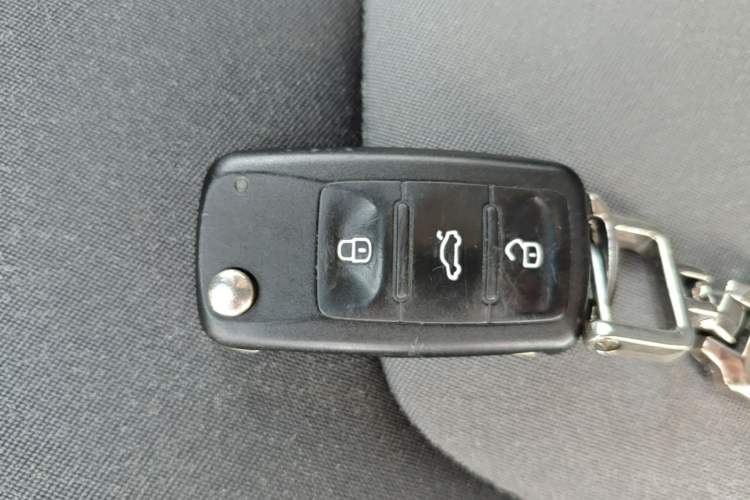 Used Skoda Rapid 2016 1.4L Manual Front-Wheel Drive Model Vehicle Key