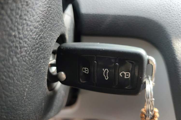 Used Skoda Rapid 2016 1.6L Manual Front-Wheel-Drive Version Vehicle Key