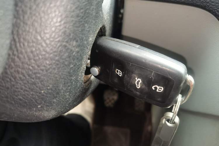 Used Skoda Rapid 2016 1.6L Manual Front-Wheel-Drive Version Vehicle Key